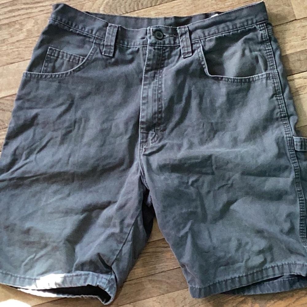 WRANGLER Shorts Size 32 Breen with Lots Of LIFE  100% COOL  💯% Cotton